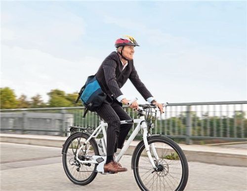 Wenn es um nachhaltige Mobilität geht, ist für viele Mieter das Fahrrad die erste Wahl. Foto djd/Vonovia/Getty Images/Henglein and Steets