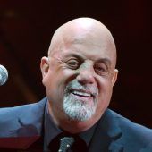 Billy Joel bringt erste neue Single seit 2007 Residenztheater verschiebt Premiere Klage in Salzburg abgewiesen Mary Halvorson zu Gast in München