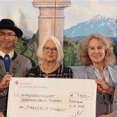 „Innviertler“ spenden 1800 Euro dem Kinderschutzbund