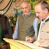 Minister besucht Aschauer Markt