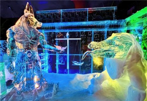 Beim Eisskulpturenfestival dreht sich in diesem Jahr alles um Mythen und Legenden.