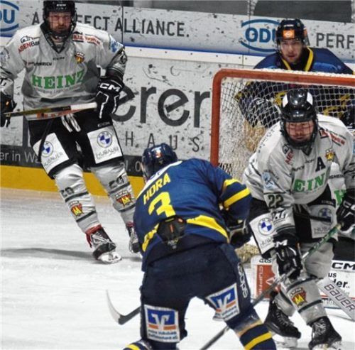 Daniel Hora und die Löwen wollen gegen Moosburg diesmal über die gesamte Spielzeit eine konzentrierte Leistung abliefern. Foto Paolo Del Grosso