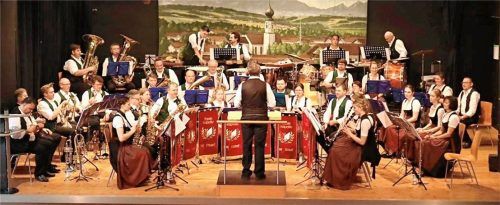 Das Dreikönigskonzert im Kultursaal war ein voller Erfolg, an dem sich ein großes Publikum erfreute.
