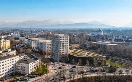 Das Projekt Lokhöfe bietet neben Gewerbe- und Büroflächen auch Hotelzimmer, Studentenappartements und seniorengerechte Wohnungen sowie Pflegeappartements. Die Parkgarage erhält einen Dachgarten.Foto Renderfriends