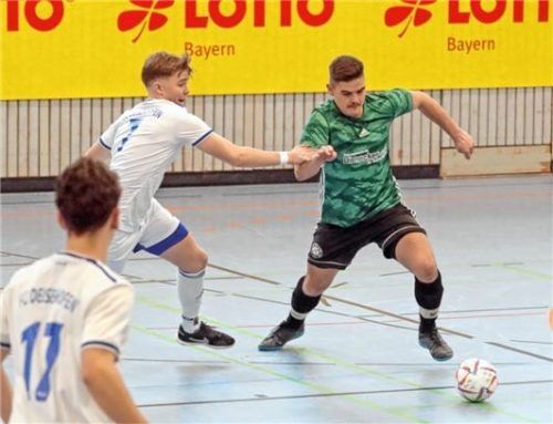 Dem TSV Eiselfing, hier im Spiel gegen den späteren Sieger, gelang zumindest ein Erfolg.Foto Oliver Rabuser