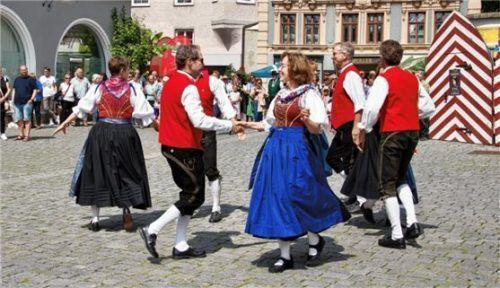 Der Auftritt beim Brauchtumstag war ein voller Erfolg. Foto Volkstanzkreis Rosenheim.