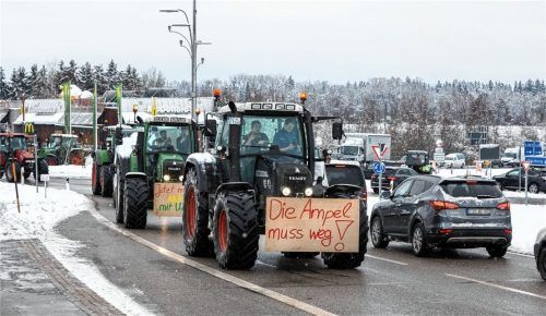 Der Bauernprotest hat auch in der Region zu zahlreichen Straßenblockaden geführt. Dadurch sind einige Pfleger nicht zu ihren Patienten gekommen. Foto Gasser