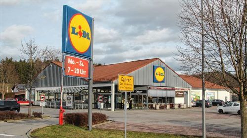 Der seit 2008 bestehende Lidl-Markt in Egerer soll durch einen vergrößerten Neubau ersetzt werden. Der Gemeinderat gab zur Aufstellung eines Bebauungsplans mit 10:4 Stimmen seine Zustimmung.Foto  Zandl