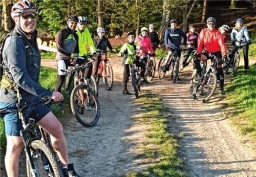 Der Skiclub organisiert jede Woche eine Radltour und ist meist querfeldein in der Region unterwegs. Foto Skiclub