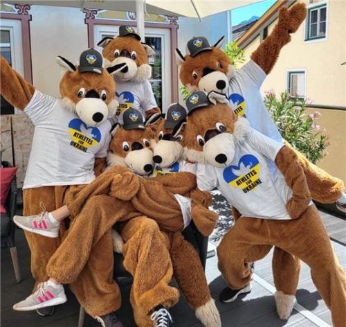 Die Beppos von Christl Lechner haben zum Song „Endlich wieder Biathlon“ einen Animationstanz einstudiert, den sie präsentieren werden.Foto Karlheinz Kas