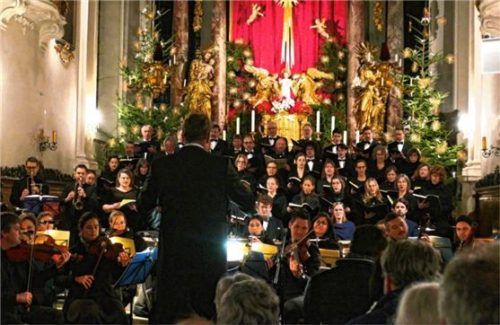 Die Capella Vocale Prien und das Concerto München musizieren in der Pfarrkirche Mariä Himmelfahrt.Foto janka