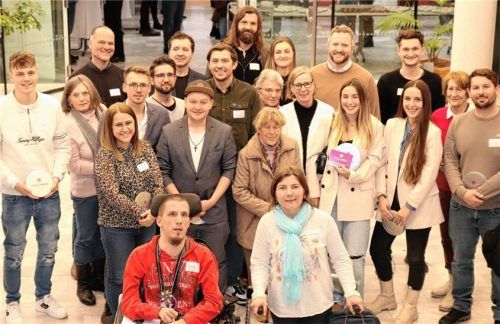 Die Protagonisten des Films nach der Premiere im Landratsamt. Foto Landratsamt Rosenheim