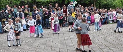 Die Schönauer Schulfamilie bei ihrem letztjährigen Sommerfest.