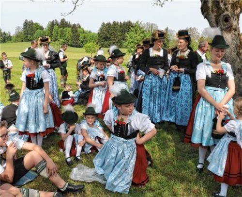 Die Vereine aus der Region kamen zum 111-jährigen Jubiläum der Trachtler Frasdorf zusammen.
