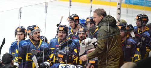 EHC-Coach Jürgen Lederer musste seine Löwen im dritten Spielabschnitt wachrütteln, um Schlimmeres zu vermeiden. Foto Paolo Del Grosso
