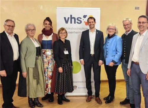 Eine erfolgreiche Zusammenarbeit: (von links) Karl Heinz Eisfeld, Gertrud Dürbeck, Verena Reichel, Bianca Stein-Steffan, Oberbürgermeister Andreas März, Monika Marx, Matthias Jokisch und Dr. Christian Hörmann. Foto Auer