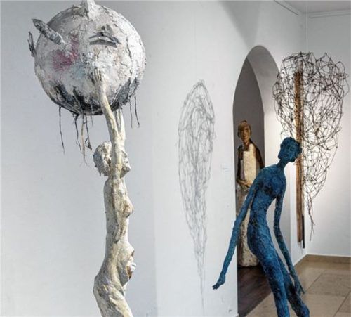 Eines der Hauptwerke von Monika Stein ist „Gaia“ (vorne links).Foto effner