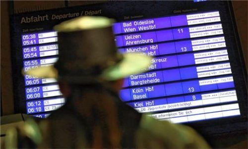 Fährt mein Zug? Diese Frage stellen sich derzeit wieder unzählige Pendler. Foto dpa
