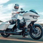 Road Glide zieht’s auch auf die Rennstrecke