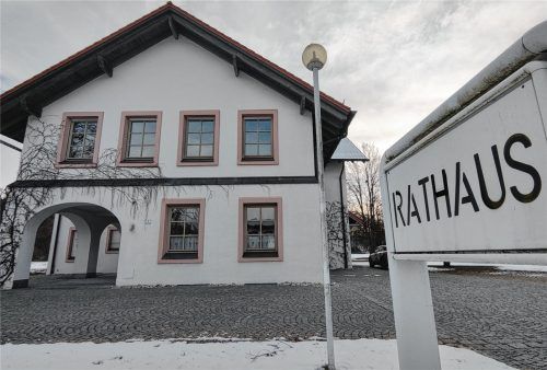 Hat der Bürgermeister künftig weniger Kompetenzen? Darüber wird im Rathaus heute entschieden. Foto Enzinger