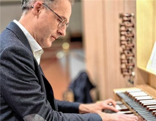 Loïc Georgeault an der Orgel.Foto janka