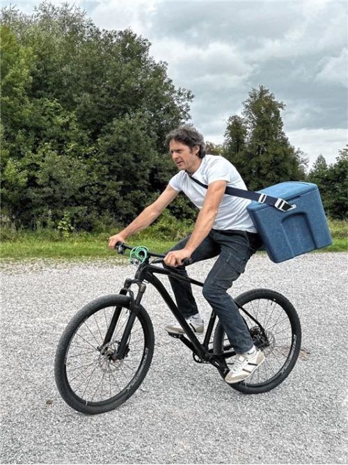 Praktisch für unterwegs und nahezu unzerstörbar: Die Box von dem Kolbermoorer Johannes Ebert, Gründer von „Cagoon“, steht im Zeichen der Nachhaltigkeit. Foto Re