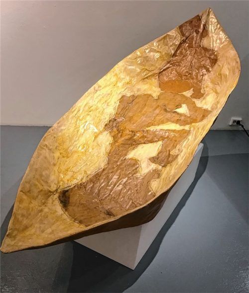 Siglinde Berndt: „und kein Land in Sicht“ (Papier, Stift, Schellack), 2019.Foto Bößwetter