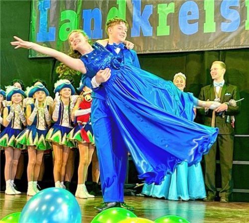 Viel beklatscht: Das Kolbermoorer Kinderprinzenpaar.