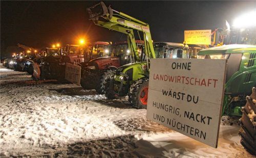 Vor allem viele Pendler spürten auf ihrem Arbeitsweg die Auswirkungen durch den Bauernprotest.Foto  Hadersbeck