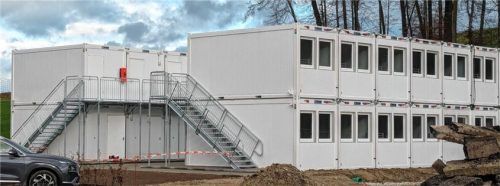 49 Flüchtlinge unterschiedlicher Nationen sind in die neue Container-Unterkunft eingezogen.