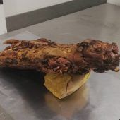 Flugblatt-Affäre: Ex-Lehrer im Visier Mann greift nach Waffe eines Polizisten Zoll beschlagnahmt gegrilltes Nagetier