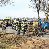 Frontalzusammenstoß am Ortseingang von Kolbermoor: Feuerwehr befreit schwer verletzten 79-jährigen Rosenheimer