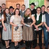 Josef Andres ehrt 22 Landwirtschafts-Absolventen