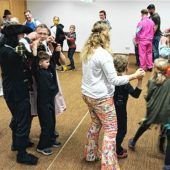 Volles Haus beim Kinderfasching des Trachtenvereins