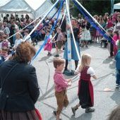 Maibaum aufgestellt
