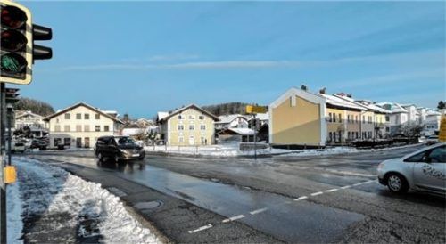 An dieser Stelle soll ein Kreisel entstehen, um das Stauproblem in Bad Endorf zu lösen.
