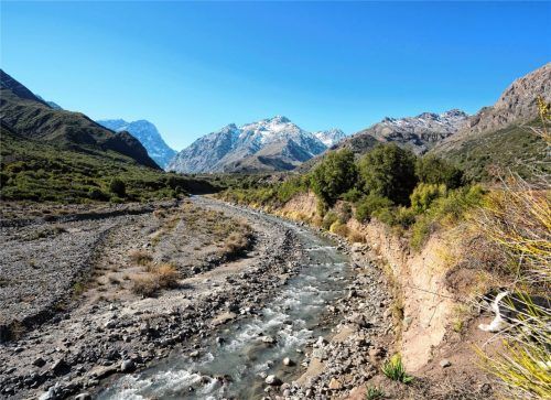 Auf den Spuren der Schneegesellschaft können Reisende die imposanten Landschaften Chiles entdecken. In Los Maitenes trafen zwei der Überlebenden auf ihre Retter.Foto Sernatur/o‘higgins