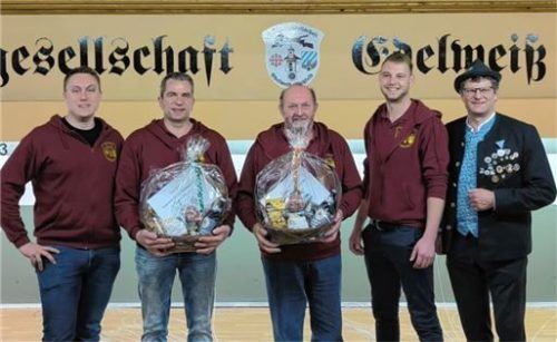 Der neue Vorstand mit (von links) Eric Baumgartner, Alfred Haselbeck, Walter Haberger, Richard Haberger und Reinhard Priller. Foto Rausch