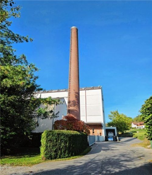 Der Schornstein auf dem Gelände der ehemaligen Molkerei bleibt erhalten.