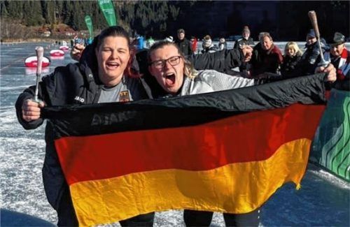 Deutscher Doppelerfolg: Kathleen Neumayer (links) und Annalena Leitner holten Gold und Silber.Foto Albert Kamhuber