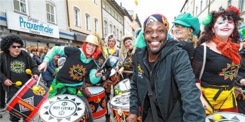 Die Samba-Truppe „VemComigo“ begeisterte mit mitreißenden Tanzrhythmen.
