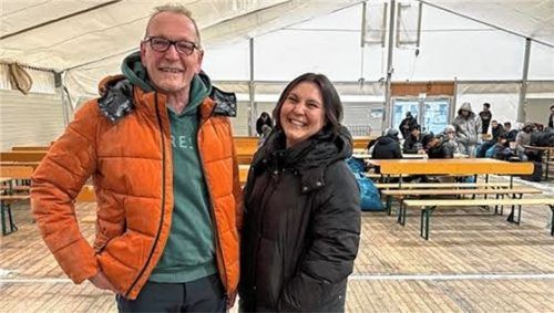 Die Sozialpädagogen Alexander Buck (links) und Meri Wolf freuen sich auf ihre neue Aufgabe. Foto Diakonie Rosenheim