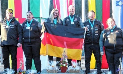 Ein deutscher Dreifach-Erfolg: Leitner/Anzinger (Mitte) krönten sich vor Rottmoser/Neumayer (links) und Späth/Englbrecht zu Mixed-Europameistern.Foto Albert Kamhuber