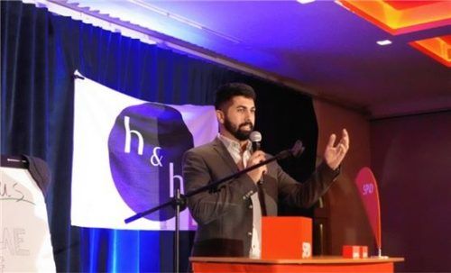 Eine parteiübergreifende Zusammenarbeit gegen rechts wünschte sich der SPD-Vorsitzende Abuzar Erdogan in Rosenheim.Foto re