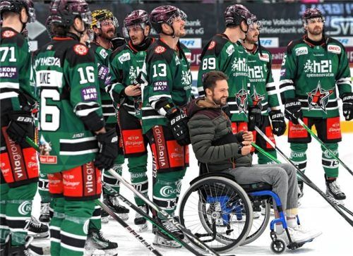 Seit einem Unfall im Februar 2023 sitzt Mike Glemser im Rollstuhl. Nun verklagt er seinen Gegenspieler.Foto Ziegler