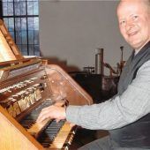 Und fröhlich lächelt die Orgel von St. Hedwig