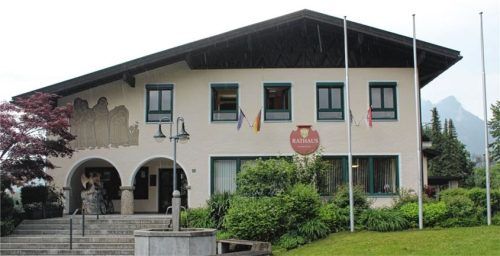 Im Flintsbacher Rathaus wurde nun der Haushaltsplan für das Jahr 2024 angenommen. Das Haushaltsvolumen beläuft sich auf insgesamt 10,6 Millionen Euro. Foto Steffenhagen