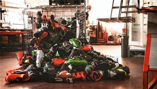 Im vergangenen Winter startete Tecnica als erster Skischuhhersteller sein „Recycle Your Boots“-Projekt. In diesem Winter wurde das innovative Projekt für Ski- und Skitourenschuhe weiter ausgebaut.