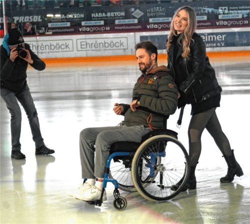 Immer an seiner Seite: Mike Glemsers Freundin Lara Lindmayer. Fotos Ziegler