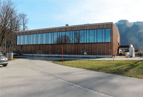 In der Priental-Halle soll demnächst der Hallenboden fertig verlegt sein. Die Außenarbeiten sind weitgehend abgeschlossen. Foto Rehberg